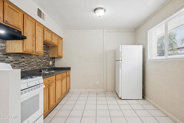 2133 W ADAMS Street 2, Phoenix, AZ 85009