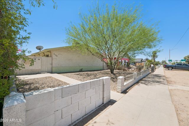 2133 W ADAMS Street 2, Phoenix, AZ 85009