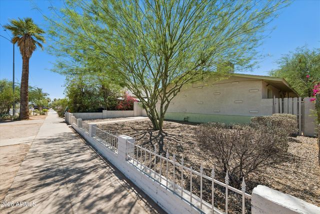2133 W ADAMS Street 2, Phoenix, AZ 85009