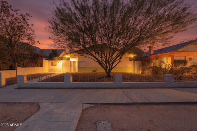 2133 W ADAMS Street 2, Phoenix, AZ 85009