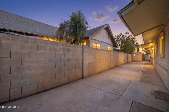 2133 W ADAMS Street 2, Phoenix, AZ 85009