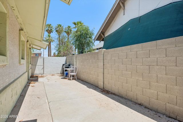 2133 W ADAMS Street 2, Phoenix, AZ 85009
