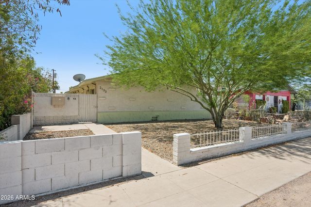 2133 W ADAMS Street 2, Phoenix, AZ 85009