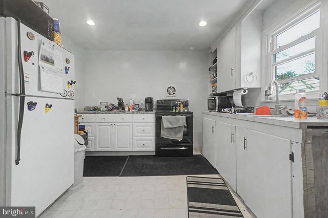 105 SEARCH AVE, Pennington, NJ 08534