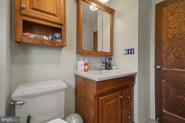 105 SEARCH AVE, Pennington, NJ 08534