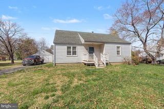 105 SEARCH AVE, Pennington, NJ 08534