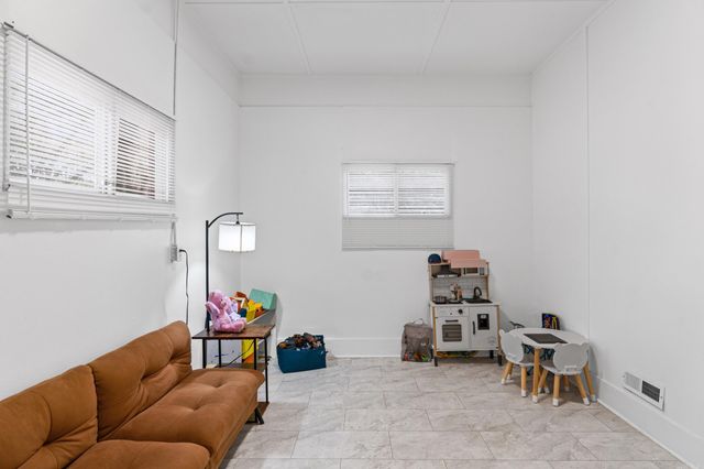 22 Holly Hill Road, Little Rock, AR 72204