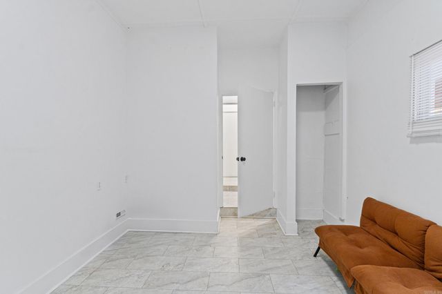 22 Holly Hill Road, Little Rock, AR 72204