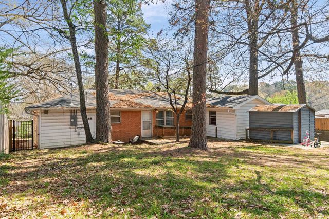 22 Holly Hill Road, Little Rock, AR 72204