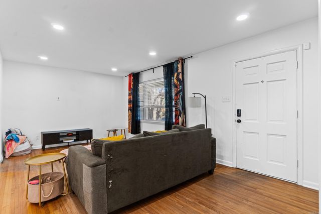 22 Holly Hill Road, Little Rock, AR 72204