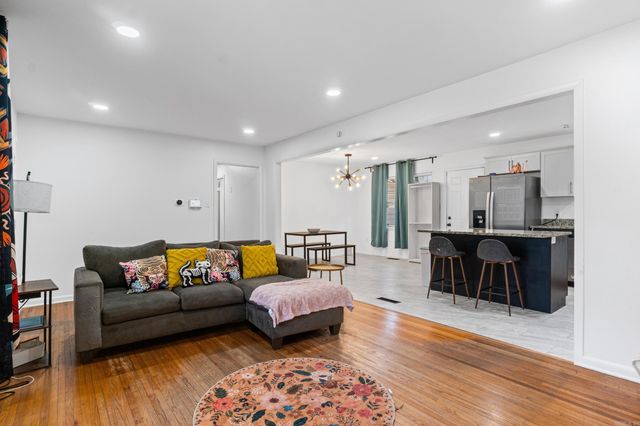 22 Holly Hill Road, Little Rock, AR 72204