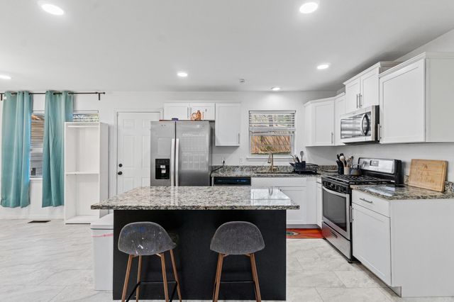 22 Holly Hill Road, Little Rock, AR 72204