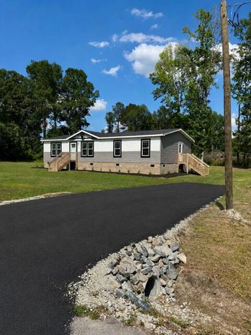 1665 Lakeshore Drive, Manning, SC 29102