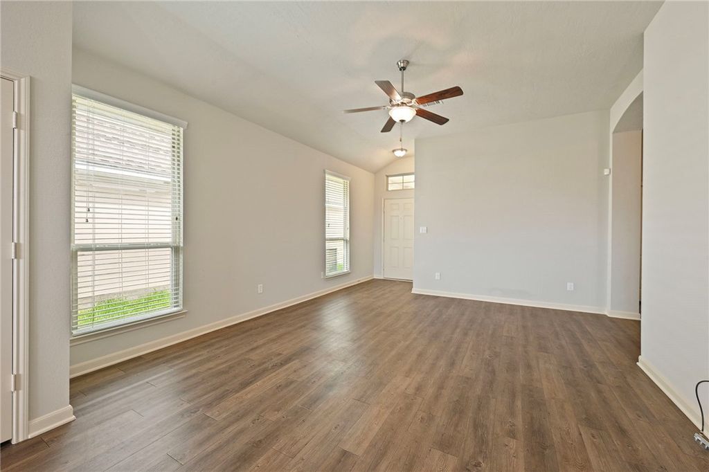 2004 Shimla Drive, Bryan, TX 77807 — photo 2