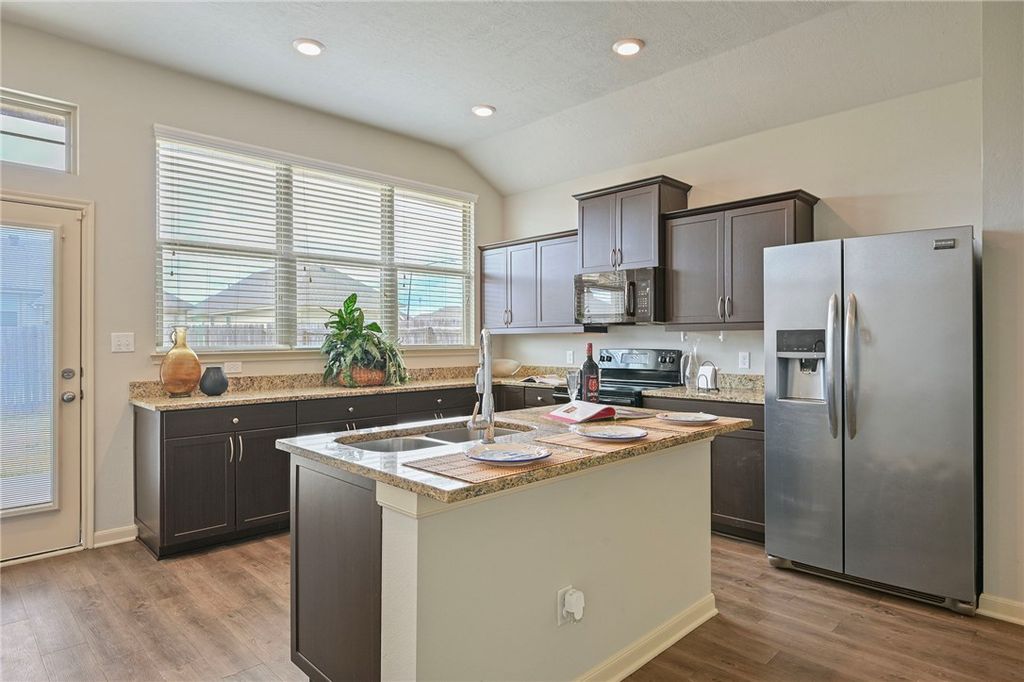 2004 Shimla Drive, Bryan, TX 77807 — photo 5
