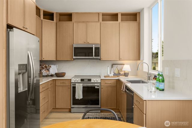 10331 Ashworth Avenue N, Seattle, WA 98133