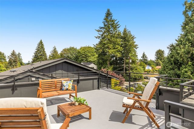 10331 Ashworth Avenue N, Seattle, WA 98133