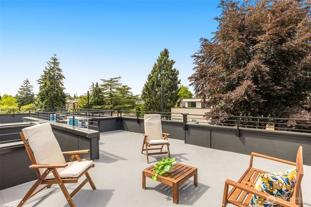 10331 Ashworth Avenue N, Seattle, WA 98133