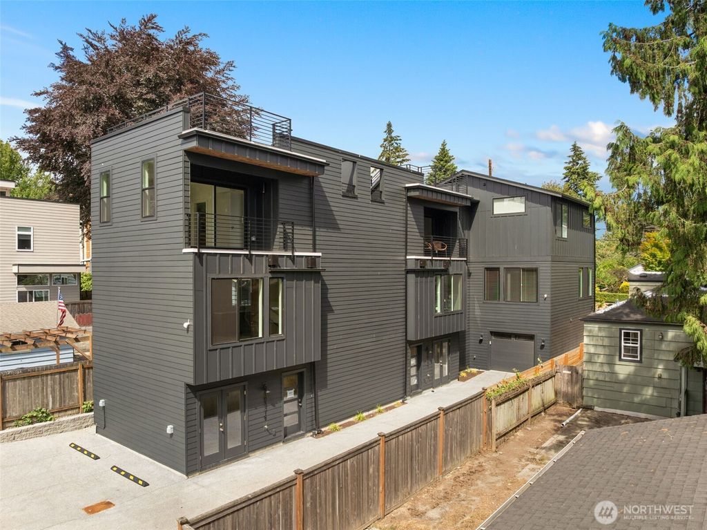 10331 Ashworth Avenue N, Seattle, WA 98133
