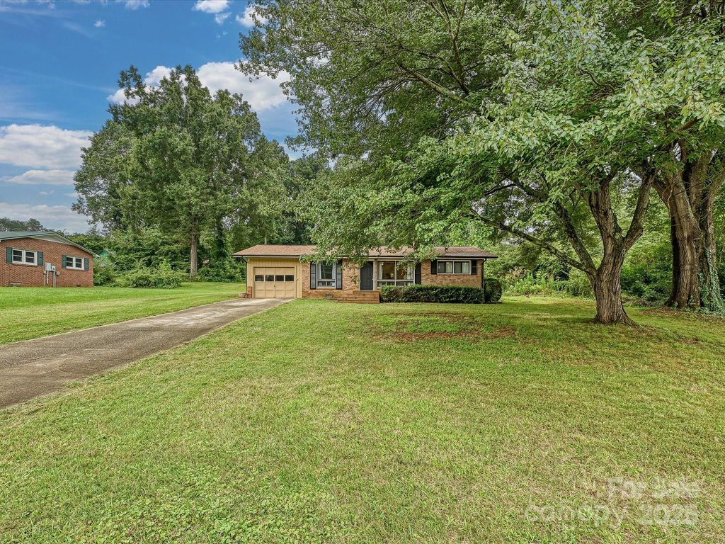 2283 Hillside Drive, Newton, NC 28658