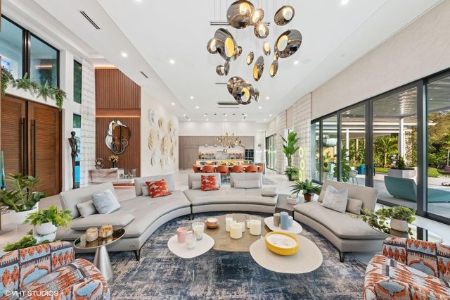 8533 N Native Dancer Road, Palm Beach Gardens, FL 33418