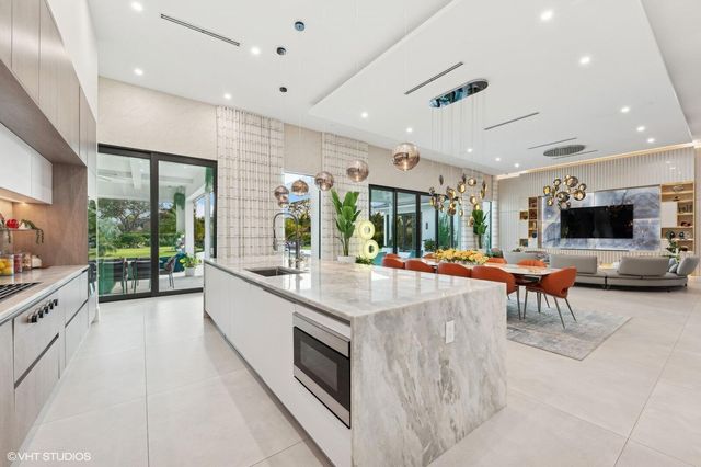 8533 N Native Dancer Road, Palm Beach Gardens, FL 33418