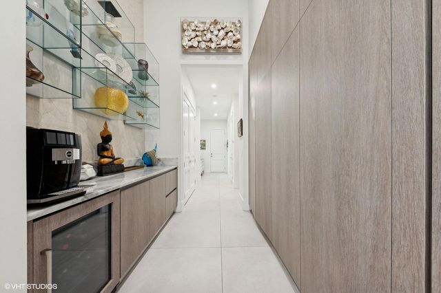 8533 N Native Dancer Road, Palm Beach Gardens, FL 33418