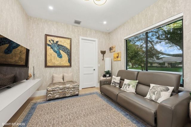 8533 N Native Dancer Road, Palm Beach Gardens, FL 33418