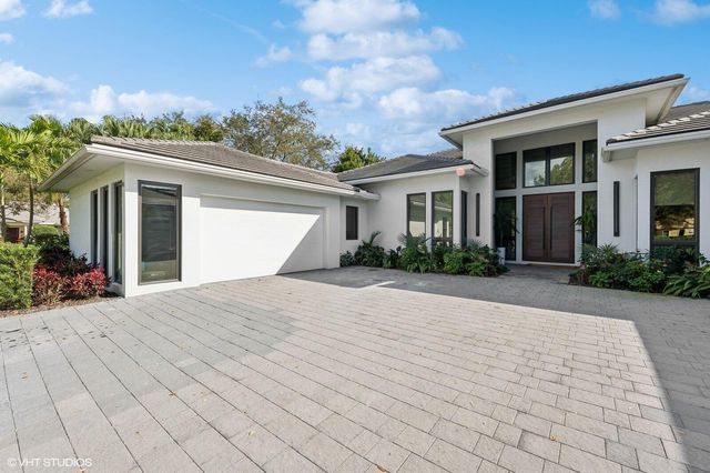8533 N Native Dancer Road, Palm Beach Gardens, FL 33418