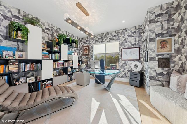 8533 N Native Dancer Road, Palm Beach Gardens, FL 33418