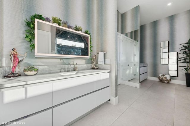 8533 N Native Dancer Road, Palm Beach Gardens, FL 33418