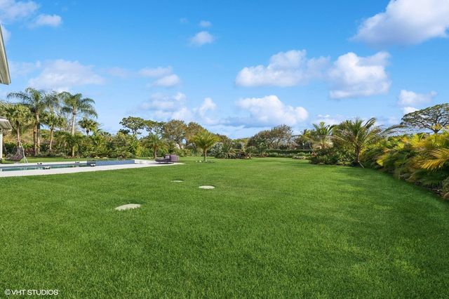 8533 N Native Dancer Road, Palm Beach Gardens, FL 33418