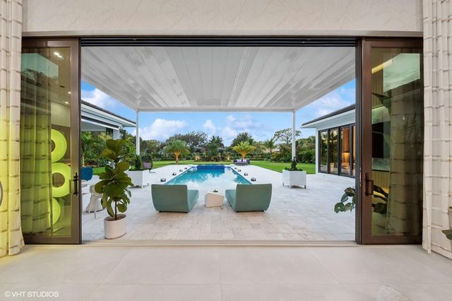 8533 N Native Dancer Road, Palm Beach Gardens, FL 33418