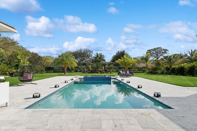 8533 N Native Dancer Road, Palm Beach Gardens, FL 33418