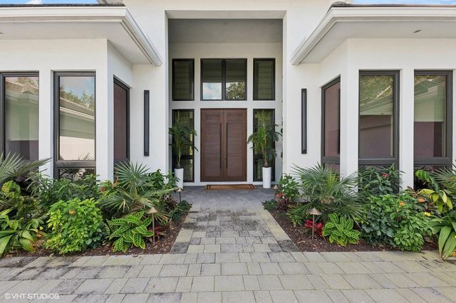 8533 N Native Dancer Road, Palm Beach Gardens, FL 33418