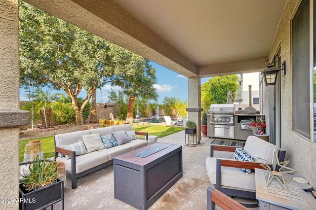 1974 E DUBOIS Avenue, Gilbert, AZ 85298
