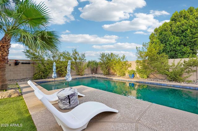 1974 E DUBOIS Avenue, Gilbert, AZ 85298