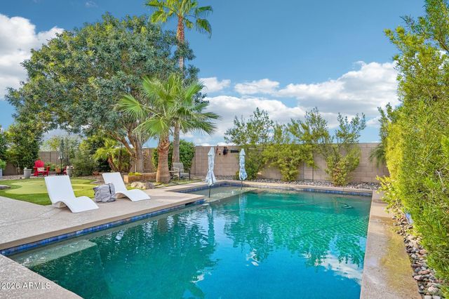 1974 E DUBOIS Avenue, Gilbert, AZ 85298