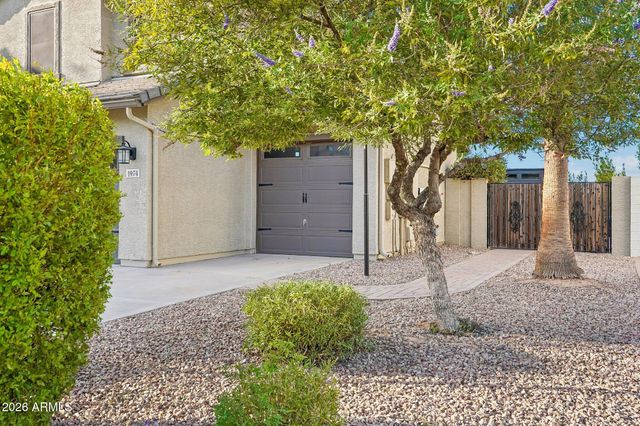 1974 E DUBOIS Avenue, Gilbert, AZ 85298