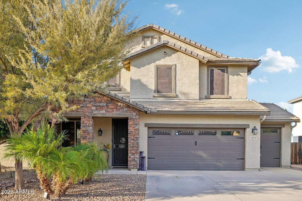 1974 E DUBOIS Avenue, Gilbert, AZ 85298