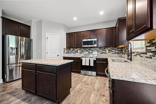 11 Ashley Pointe Drive, Hiram, GA 30141
