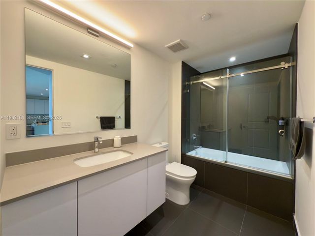 1600 NE 1st Ave 1407, Miami, FL 33132