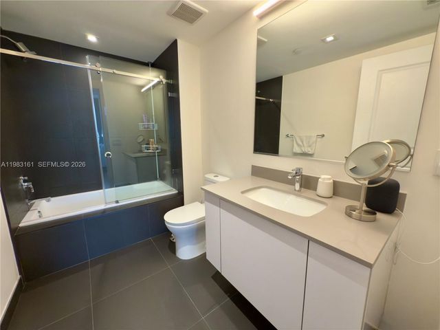 1600 NE 1st Ave 1407, Miami, FL 33132