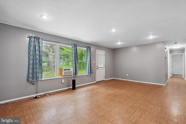 215 SOMERSET DRIVE, Willingboro, NJ 08046