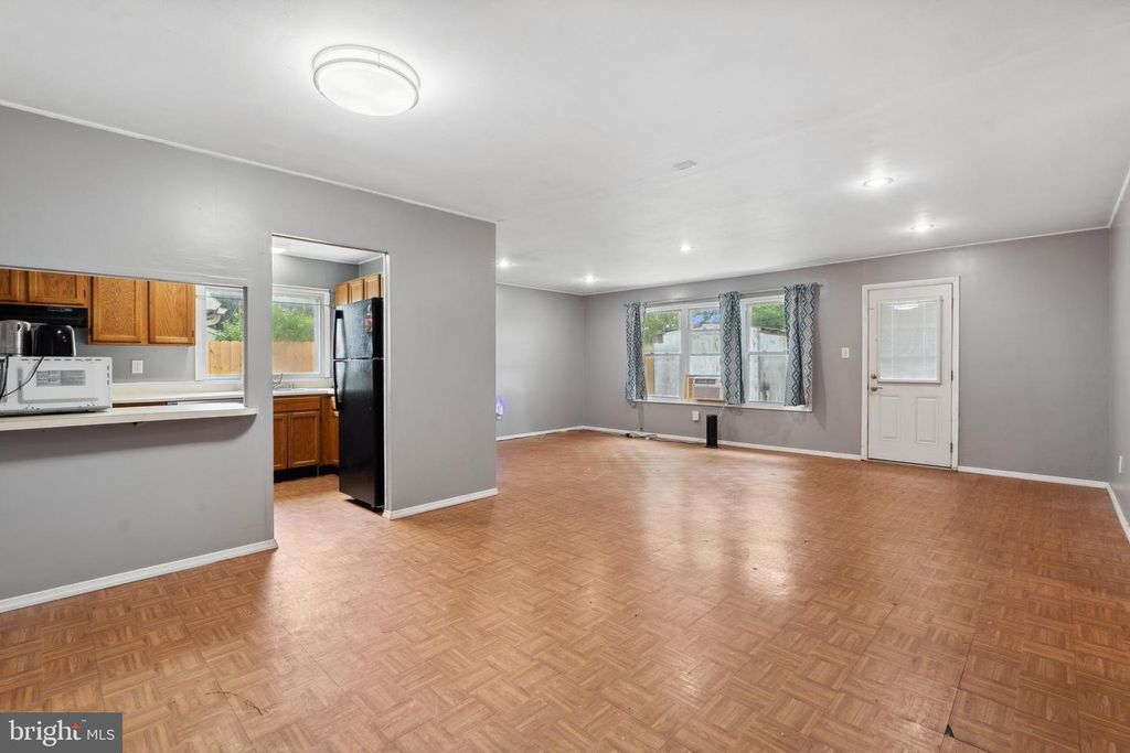 215 SOMERSET DRIVE, Willingboro, NJ 08046