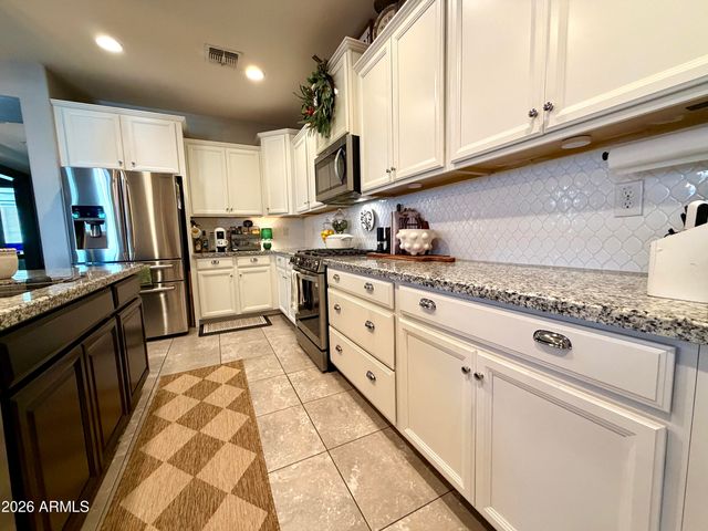 8216 S 42ND Lane, Laveen, AZ 85339