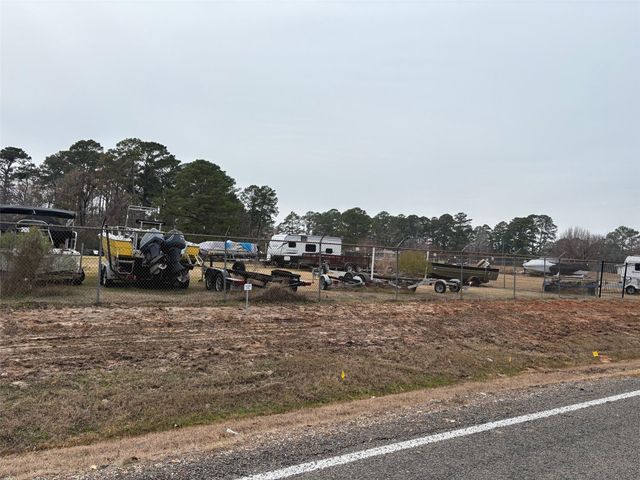 176 Circle Drive, Onalaska, TX 77360