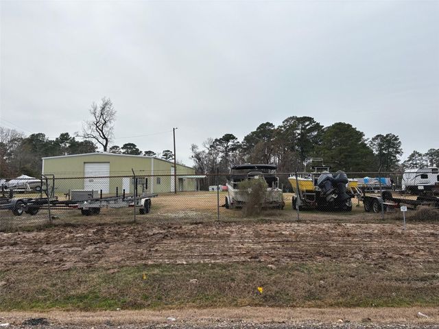 176 Circle Drive, Onalaska, TX 77360