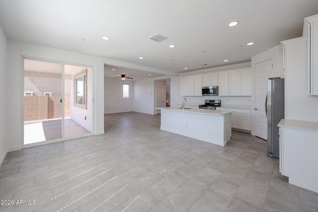 12073 W CALLE DE POMPAS Lane, Peoria, AZ 85383