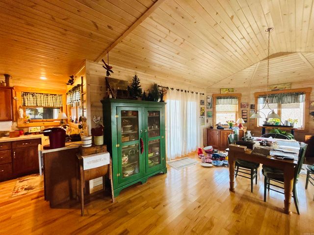 1915 Ridge Road, Mountain View, AR 72560